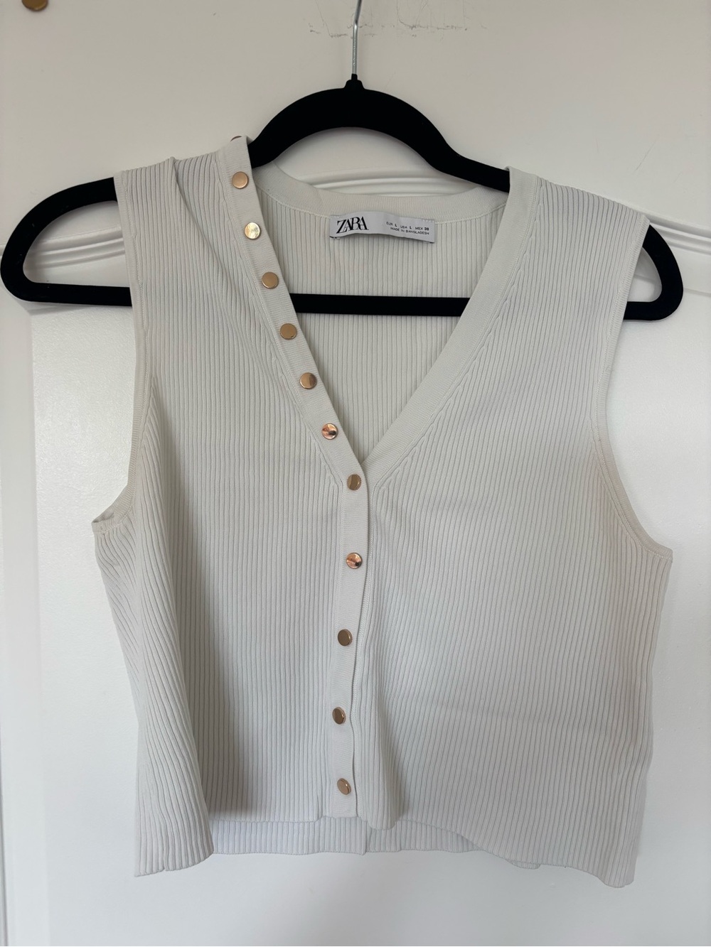 Zara Cream Ribbed V-Neck Button-Front Camisole